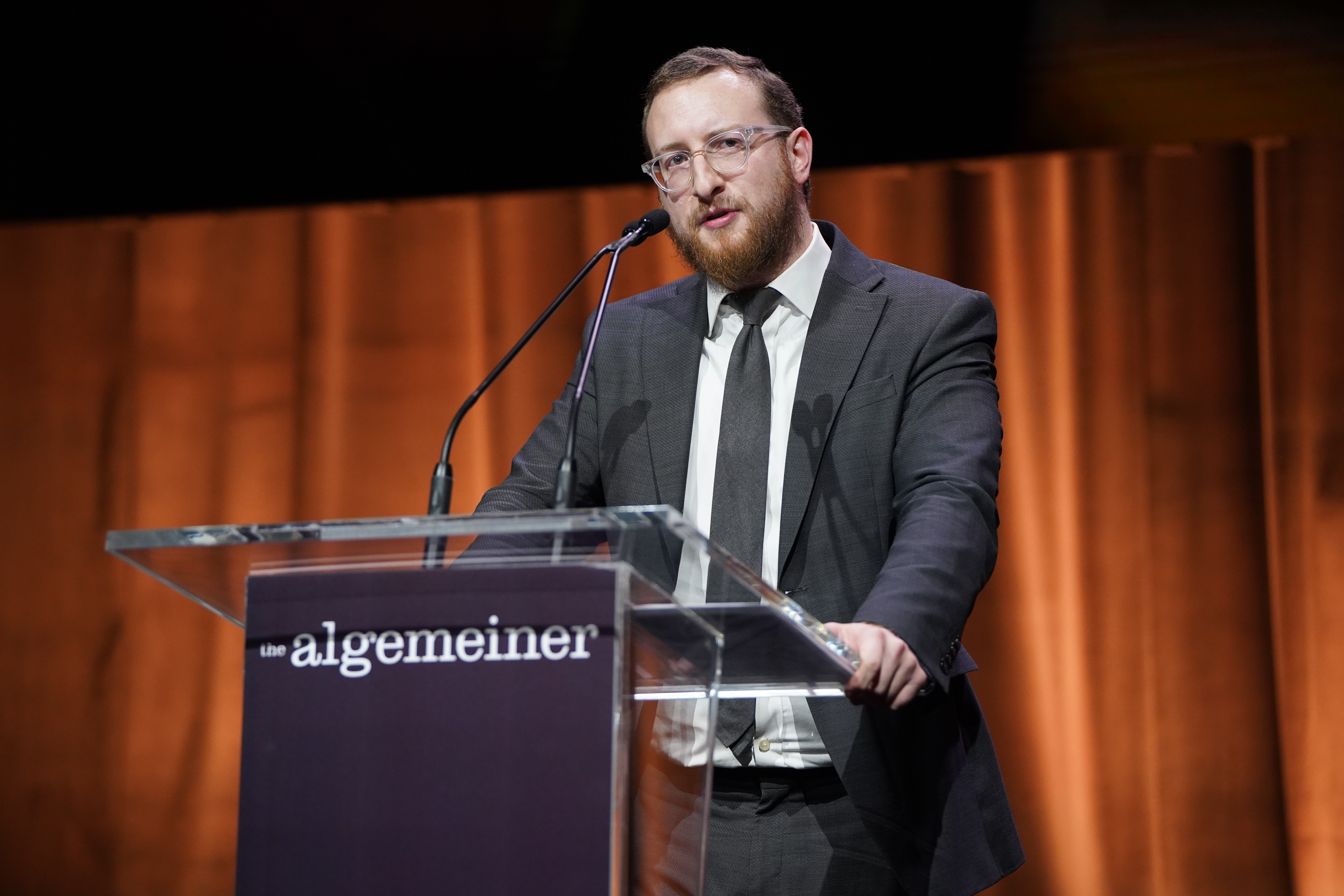 Dovid Efune turned The Algemeiner Journal into an English-language publication before taking on The New York Sun